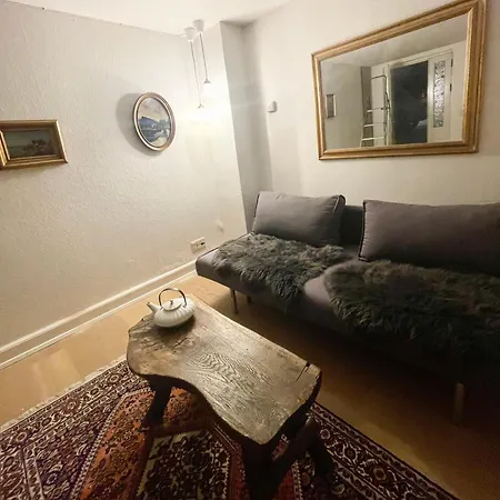Oldtown Basement Apartment *